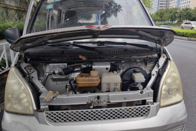 Used Wuling Rongguang 2011 1.5L Base Version Engine Bay