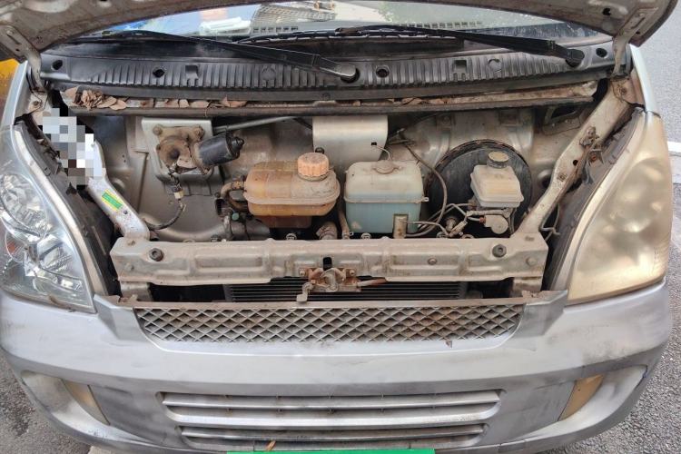 Used Wuling Rongguang 2011 1.2L Standard Version Engine Bay