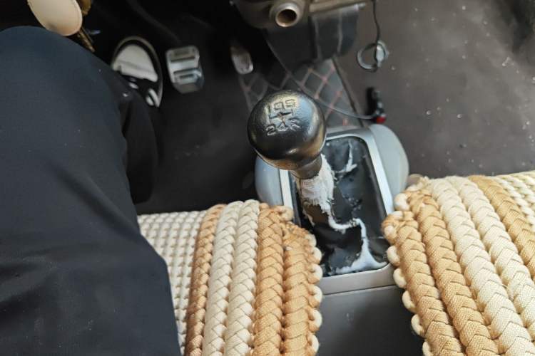 Used Wuling Rongguang 2011 1.2L Standard Version Gear Lever