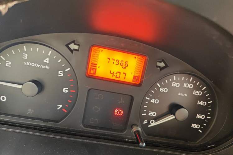 Used Wuling Rongguang 2011 1.2L Standard Version Odometer Close Up