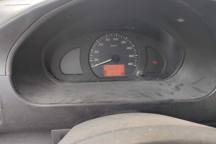 Used Wuling Rongguang 2011 1.5L Base Version Odometer Close Up
