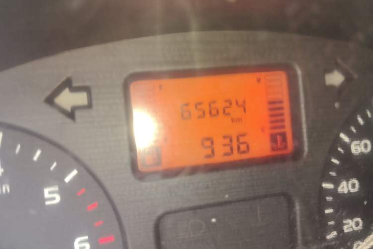 Used Wuling Rongguang 2011 1.2L Base Version Odometer Close Up