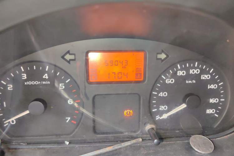 Used Wuling Rongguang 2011 1.2L Standard Version Odometer Close Up