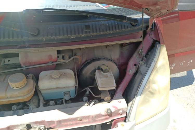 Used Wuling Rongguang 2011 1.2L Base Version Engine Bay Left