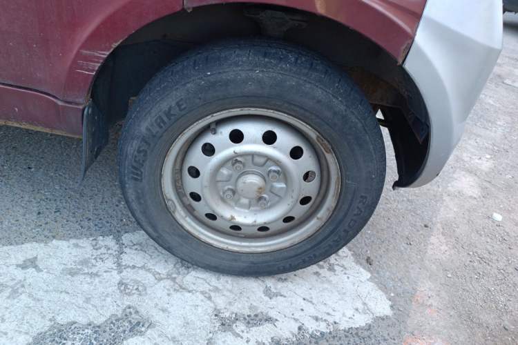 Used Wuling Rongguang 2011 1.2L Base Version Right Front Wheel Hub