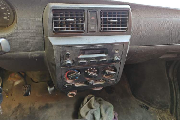 Used Wuling Rongguang 2011 1.2L Base Version Audio And AC Panel
