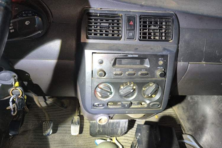 Used Wuling Rongguang 2011 1.2L Base Version Audio And AC Panel