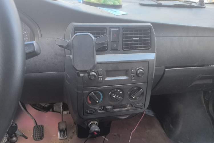 Used Wuling Rongguang 2011 1.2L Base Version Audio And AC Panel