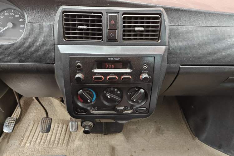 Used Wuling Rongguang 2011 1.2L Base Version Audio And AC Panel