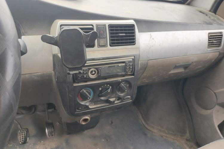 Used Wuling Rongguang 2011 1.2L Standard Version Audio And AC Panel