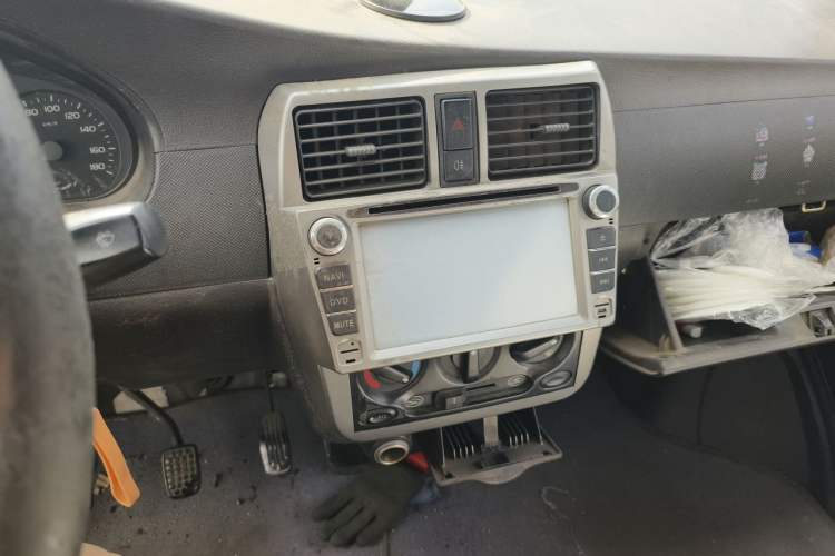 Used Wuling Rongguang 2011 1.2L Base Version Audio And AC Panel