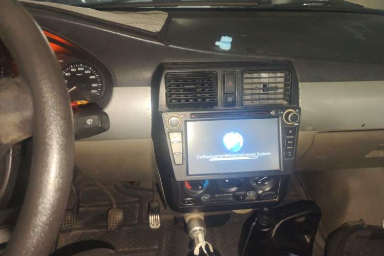 Used Wuling Rongguang 2011 1.2L Standard Version Audio And AC Panel
