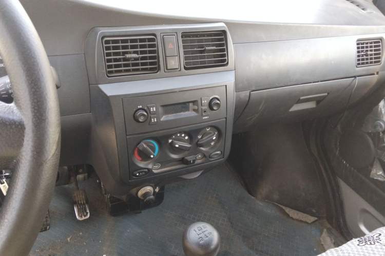 Used Wuling Rongguang 2011 1.2L Base Version Audio And AC Panel