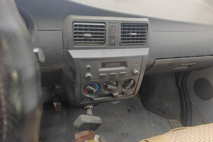 Used Wuling Rongguang 2011 1.2L Base Version Audio And AC Panel