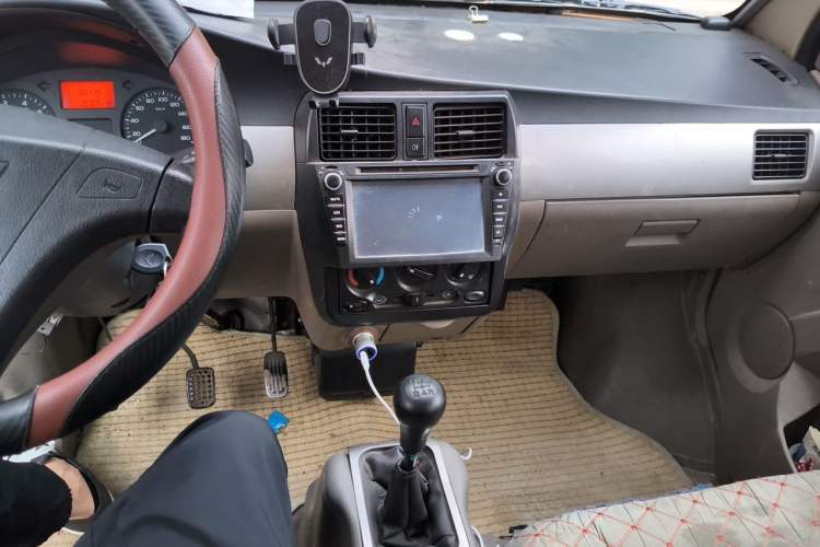 Used Wuling Rongguang 2011 1.2L Standard Version Audio And AC Panel