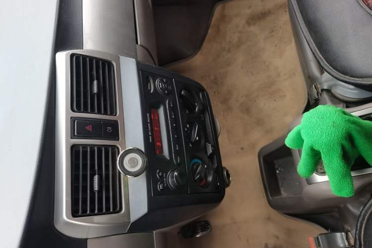 Used Wuling Rongguang 2011 1.2L Base Version Audio And AC Panel