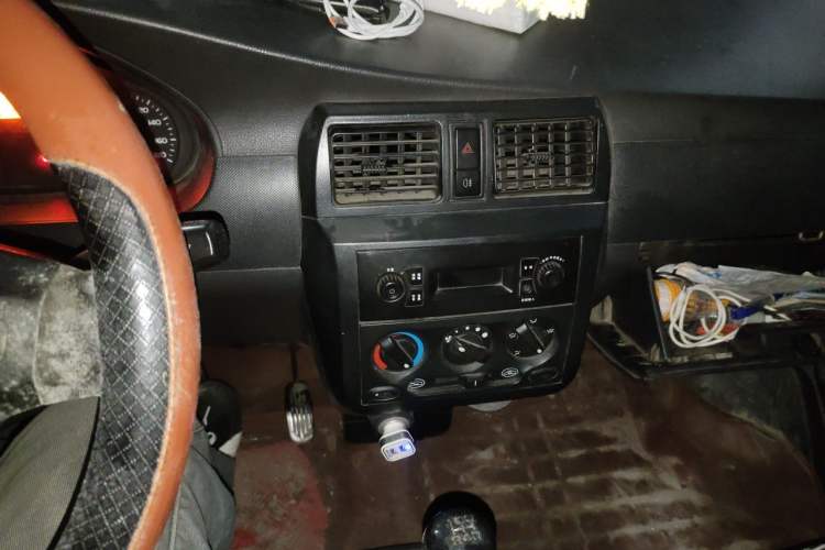 Used Wuling Rongguang 2011 1.2L Base Version Audio And AC Panel