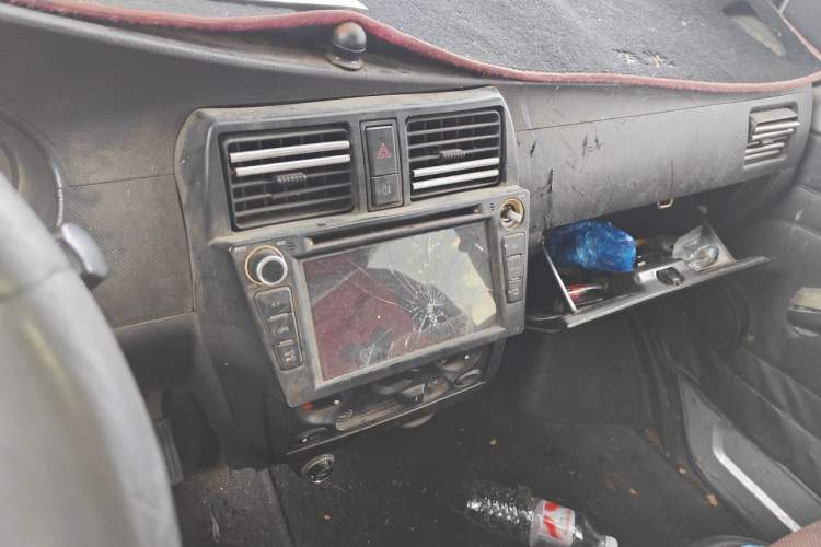 Used Wuling Rongguang 2011 1.2L Standard Version Audio And AC Panel