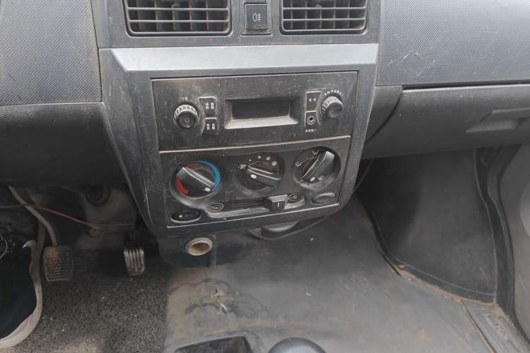 Used Wuling Rongguang 2011 1.2L Base Version Audio And AC Panel