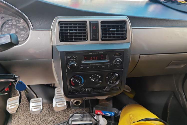 Used Wuling Rongguang 2011 1.5L Base Version Audio And AC Panel