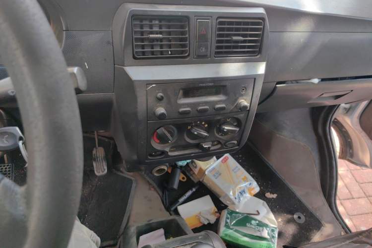 Used Wuling Rongguang 2011 1.2L Base Version Audio And AC Panel