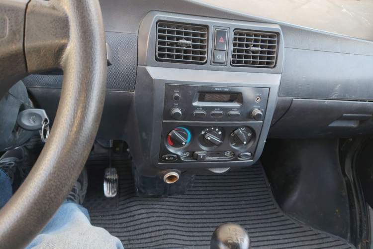 Used Wuling Rongguang 2011 1.5L Base Version Audio And AC Panel