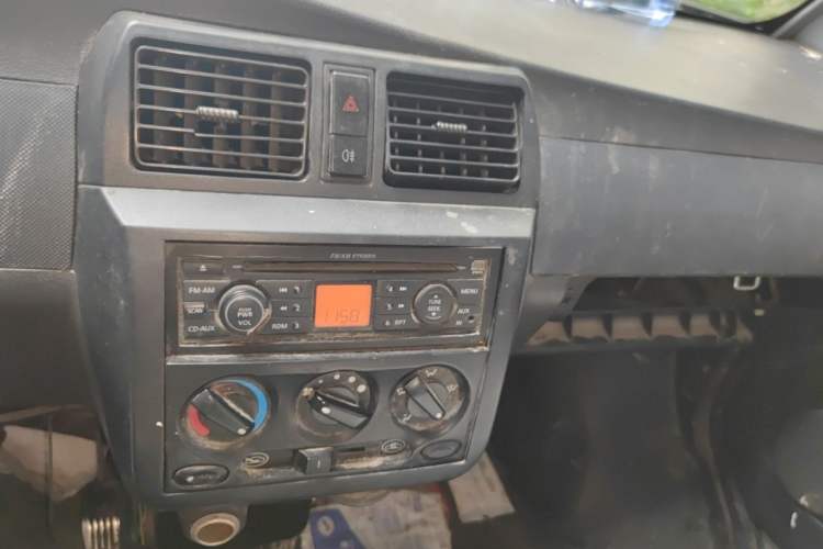 Used Wuling Rongguang 2011 1.2L Base Version Audio And AC Panel