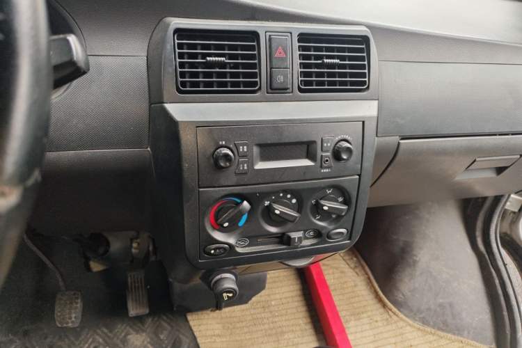 Used Wuling Rongguang 2011 1.2L Base Version Audio And AC Panel