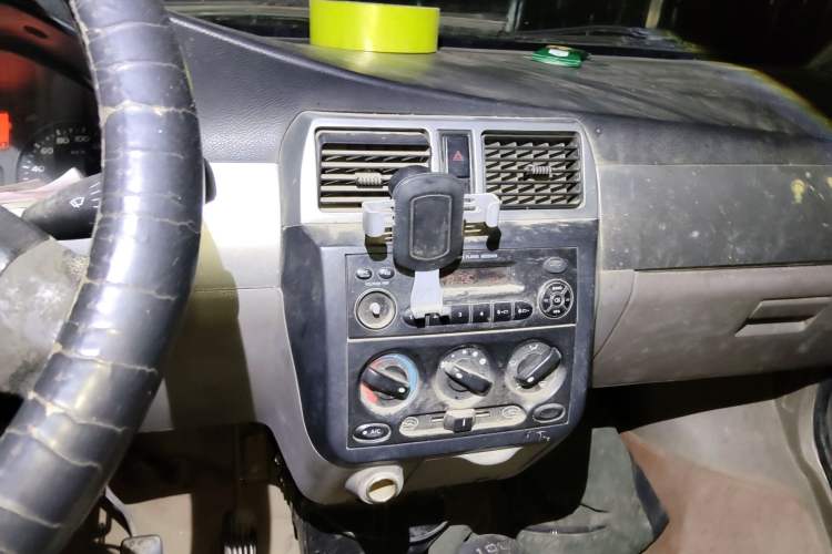 Used Wuling Rongguang 2011 1.2L Standard Version Audio And AC Panel