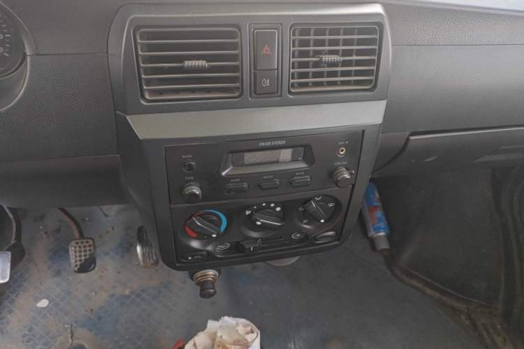 Used Wuling Rongguang 2011 1.2L Standard Version Audio And AC Panel