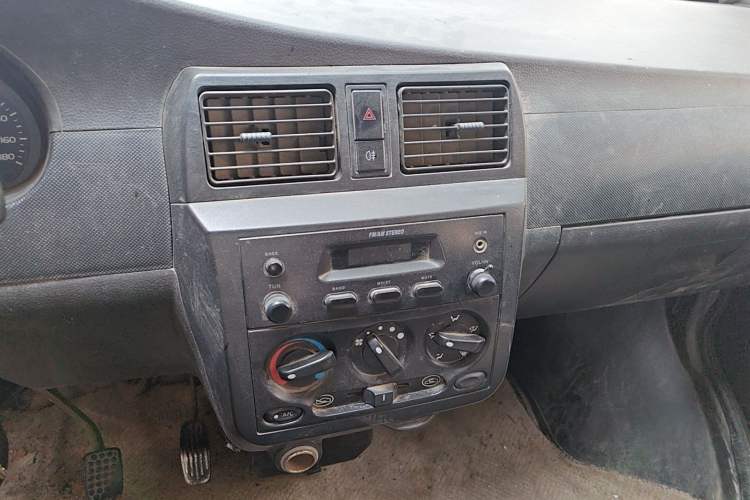 Used Wuling Rongguang 2011 1.2L Base Version Audio And AC Panel