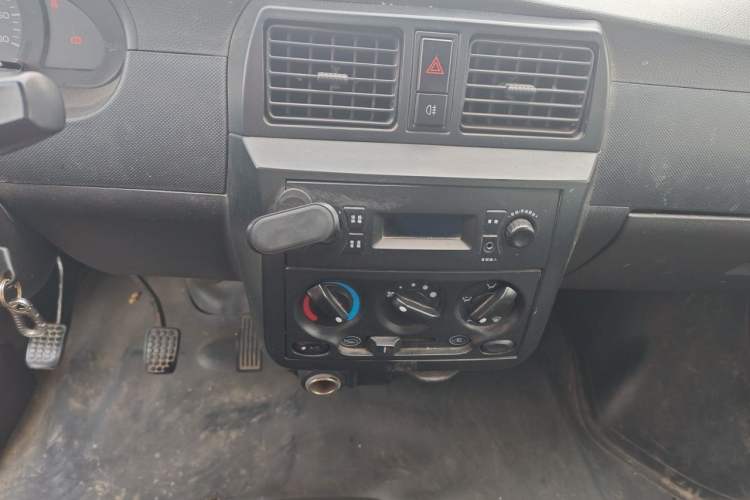 Used Wuling Rongguang 2011 1.2L Base Version Audio And AC Panel