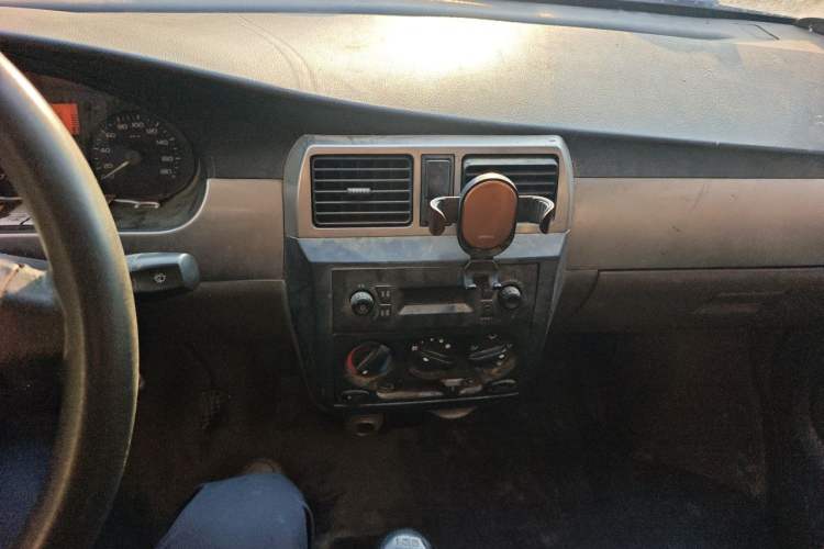 Used Wuling Rongguang 2011 1.2L Comfort Model Audio And AC Panel