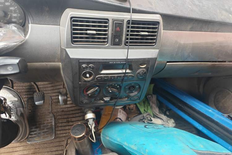 Used Wuling Rongguang 2011 1.2L Standard Version Audio And AC Panel
