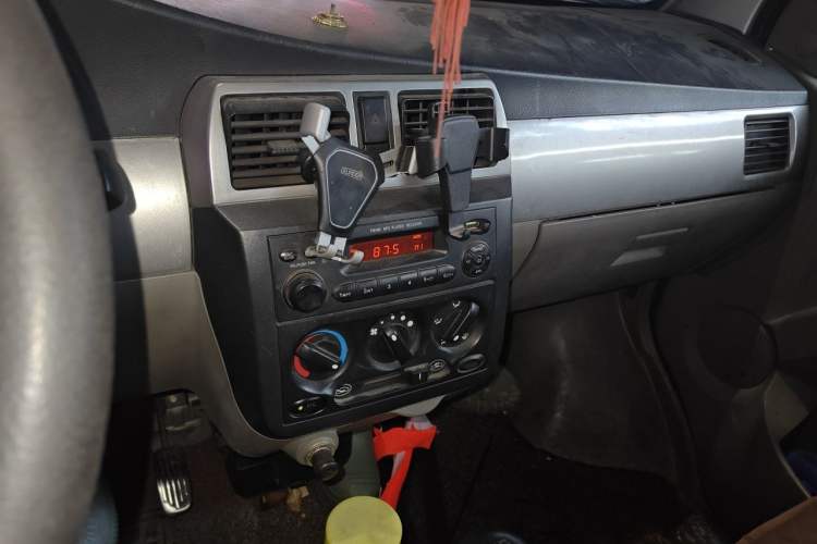 Used Wuling Rongguang 2011 1.2L Base Version Audio And AC Panel