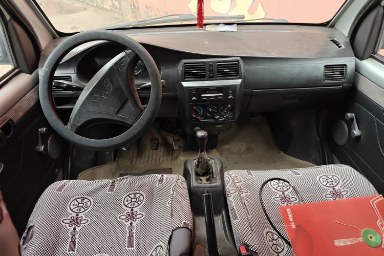 Used Wuling Rongguang 2011 1.2L Base Version Center Console