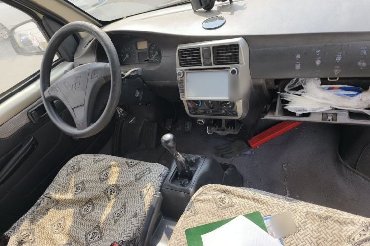 Used Wuling Rongguang 2011 1.2L Base Version Center Console
