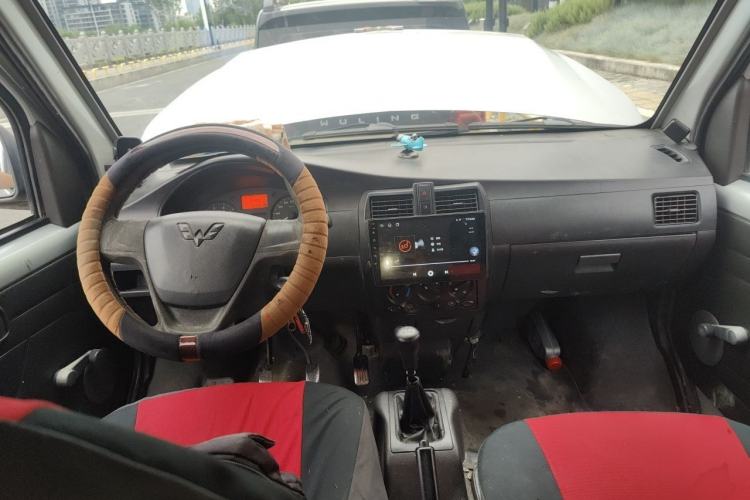 Used Wuling Rongguang 2011 1.2L Base Version Center Console