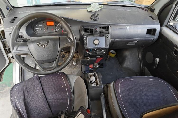Used Wuling Rongguang 2011 1.2L Base Version Center Console