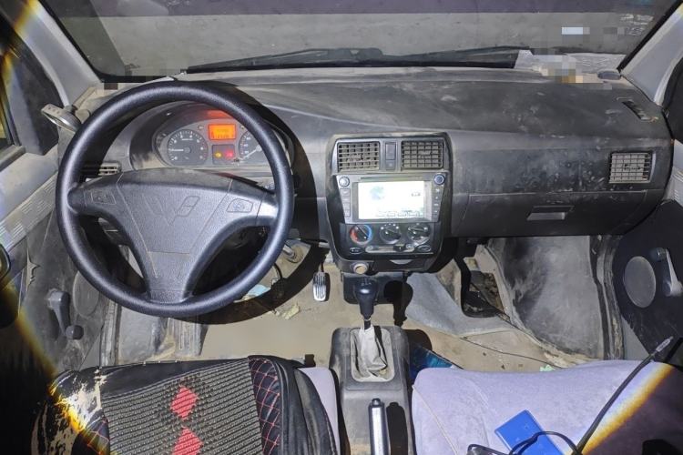 Used Wuling Rongguang 2011 1.2L Base Version Center Console
