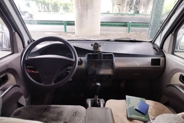 Used Wuling Rongguang 2011 1.2L Comfort Model Center Console