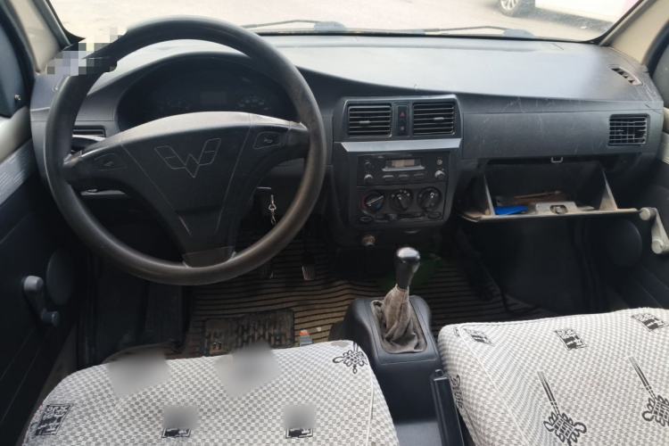 Used Wuling Rongguang 2011 1.2L Base Version Center Console