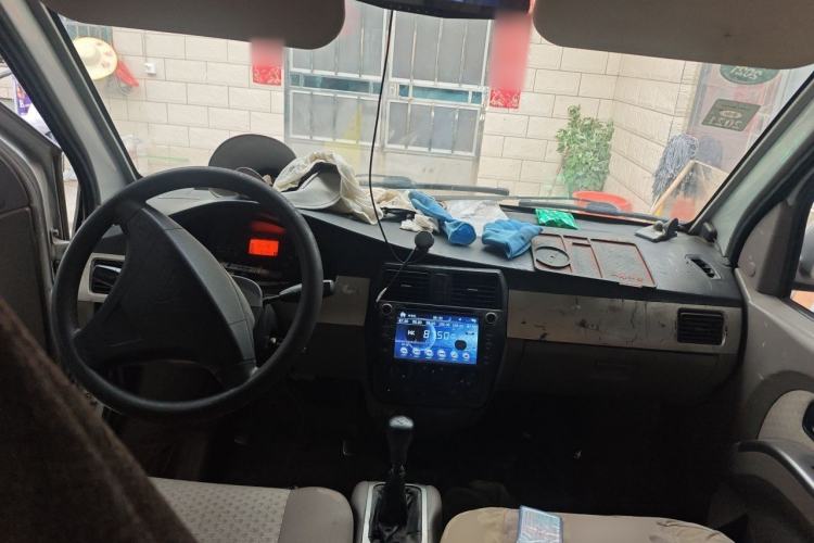Used Wuling Rongguang 2011 1.2L Standard Version Center Console