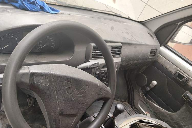 Used Wuling Rongguang 2011 1.2L Base Version Center Console