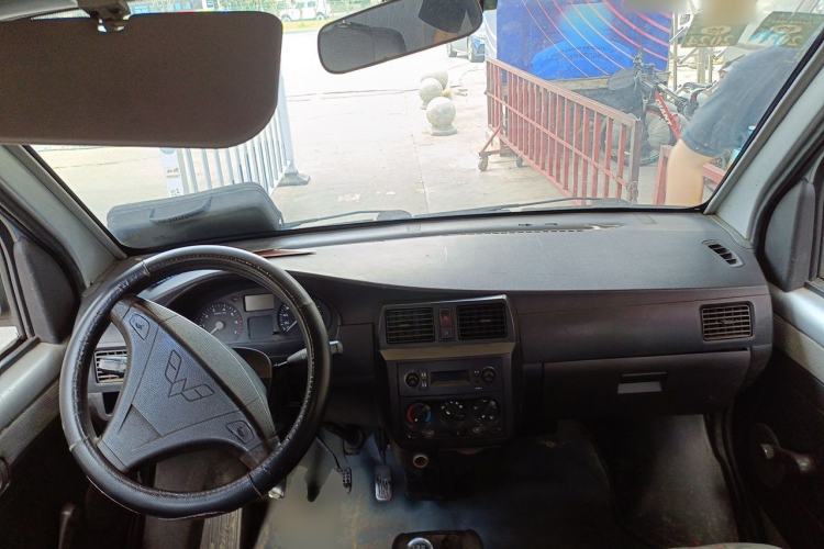 Used Wuling Rongguang 2011 1.2L Base Version Center Console