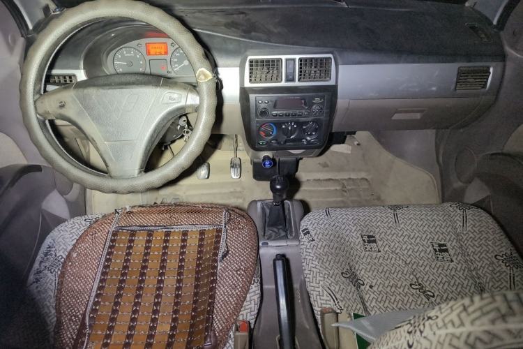 Used Wuling Rongguang 2011 1.2L Base Version Center Console