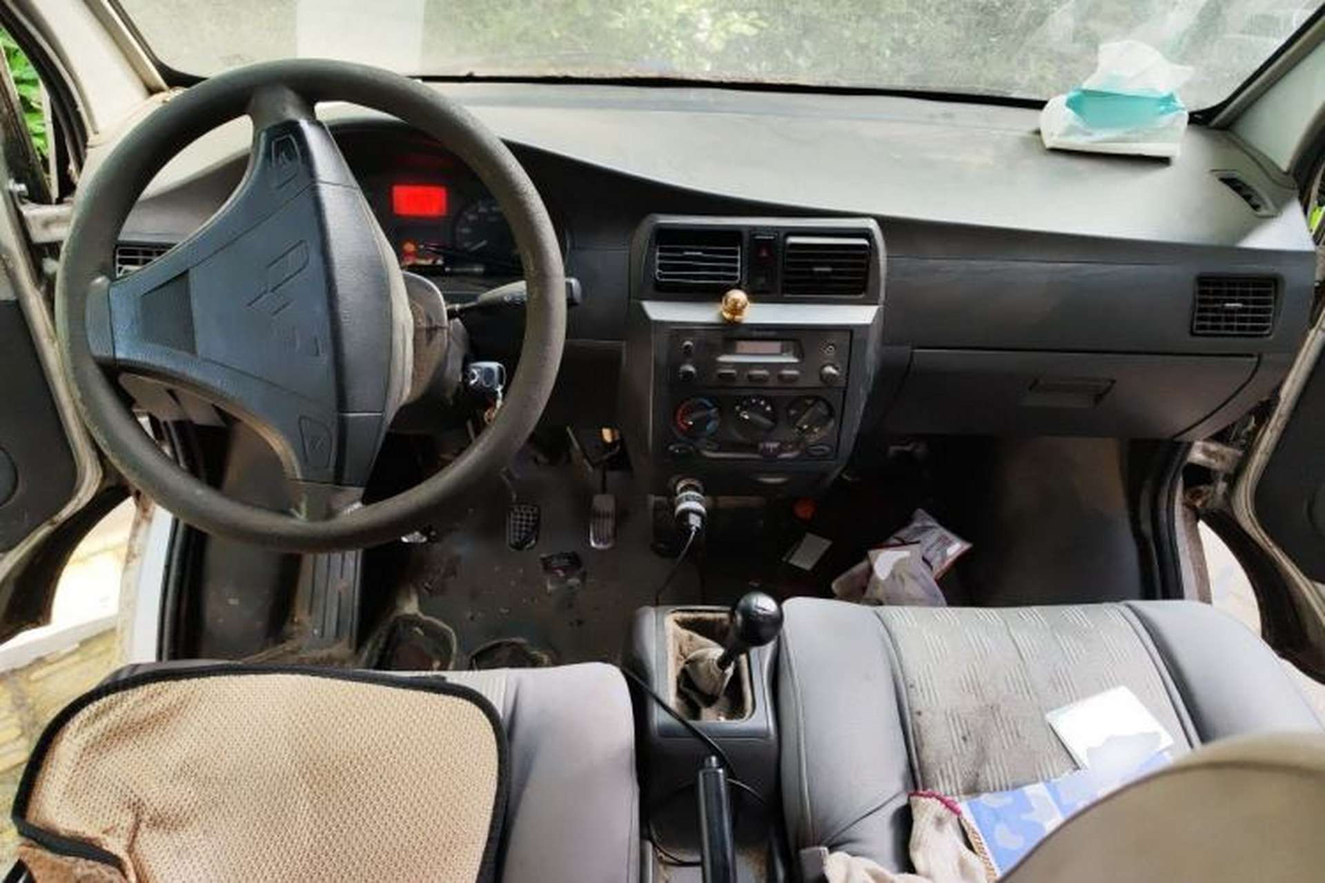Used Wuling Rongguang 2011 1.2L Base Version Center Console