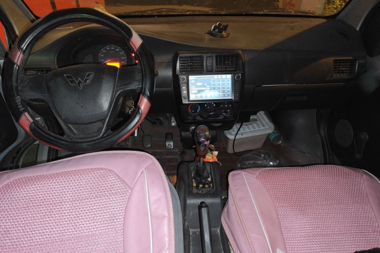 Used Wuling Rongguang 2011 1.2L Base Version Center Console