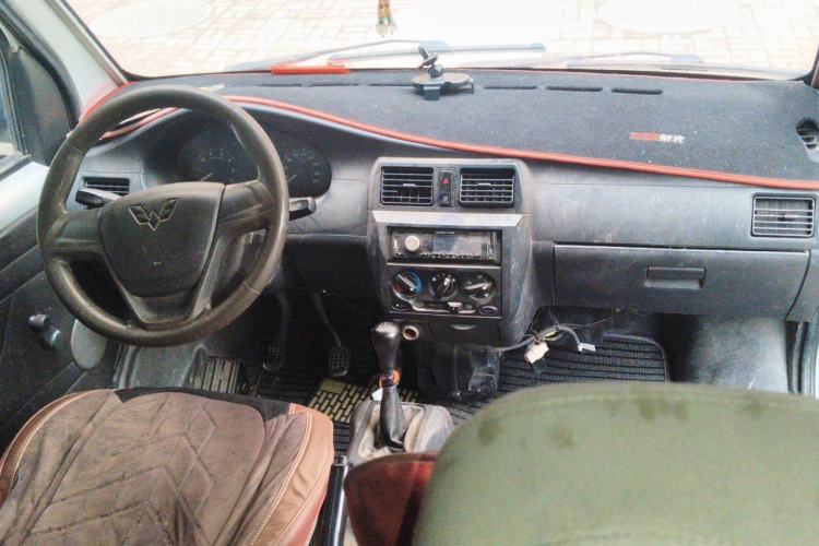Used Wuling Rongguang 2011 1.2L Base Version Center Console