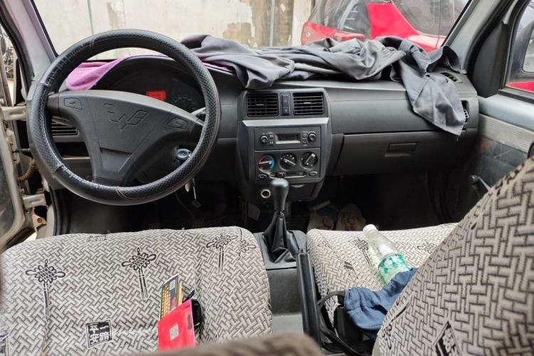 Used Wuling Rongguang 2011 1.2L Base Version Center Console